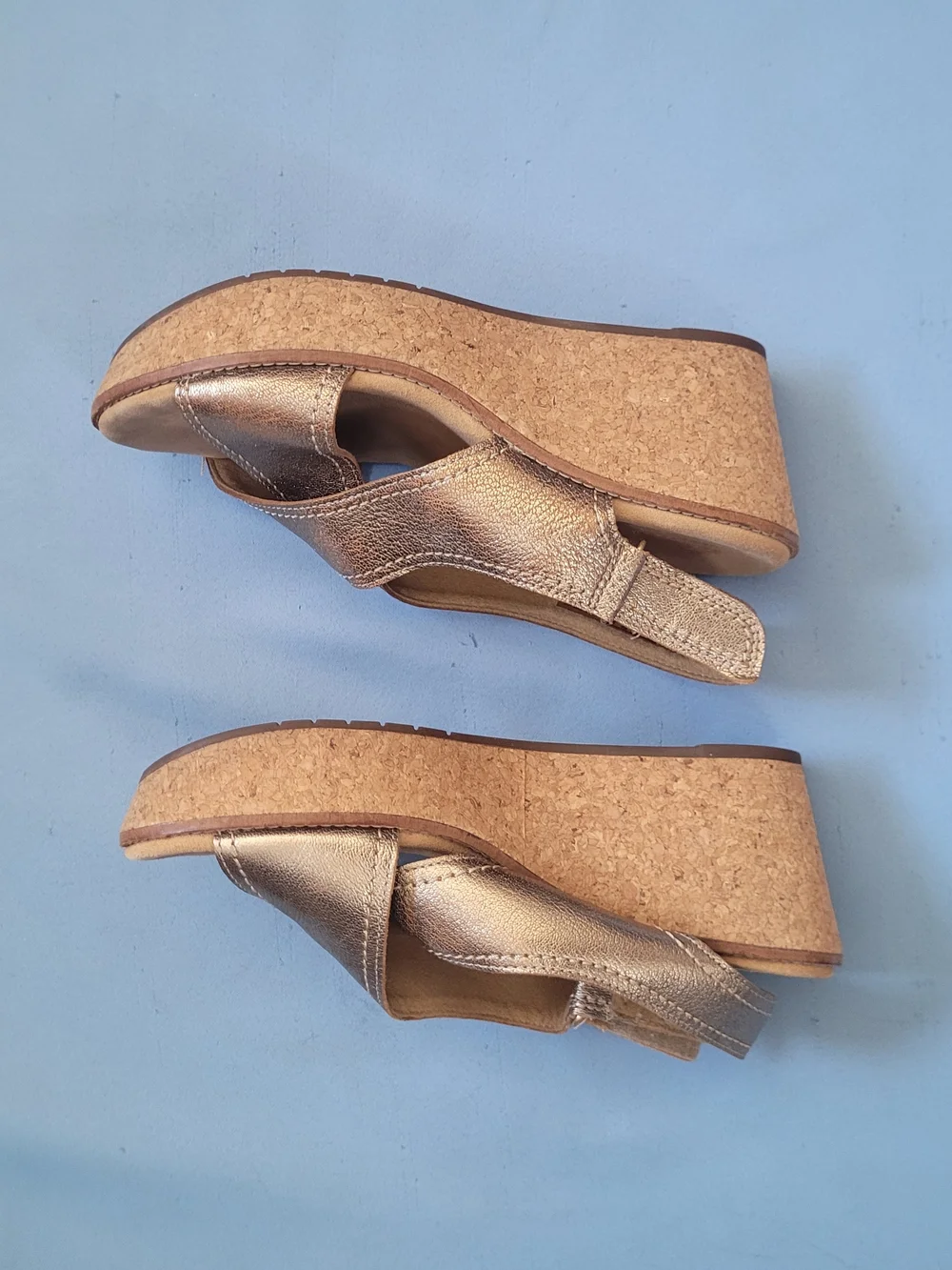 Metallic Gold Cork Wedge Sandals By Clarks Artisan Size 8.5 - Picture 8 of 9